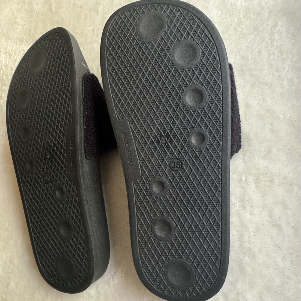 ๐๏ธ Marni! Pool slides - Picture 11 of 15